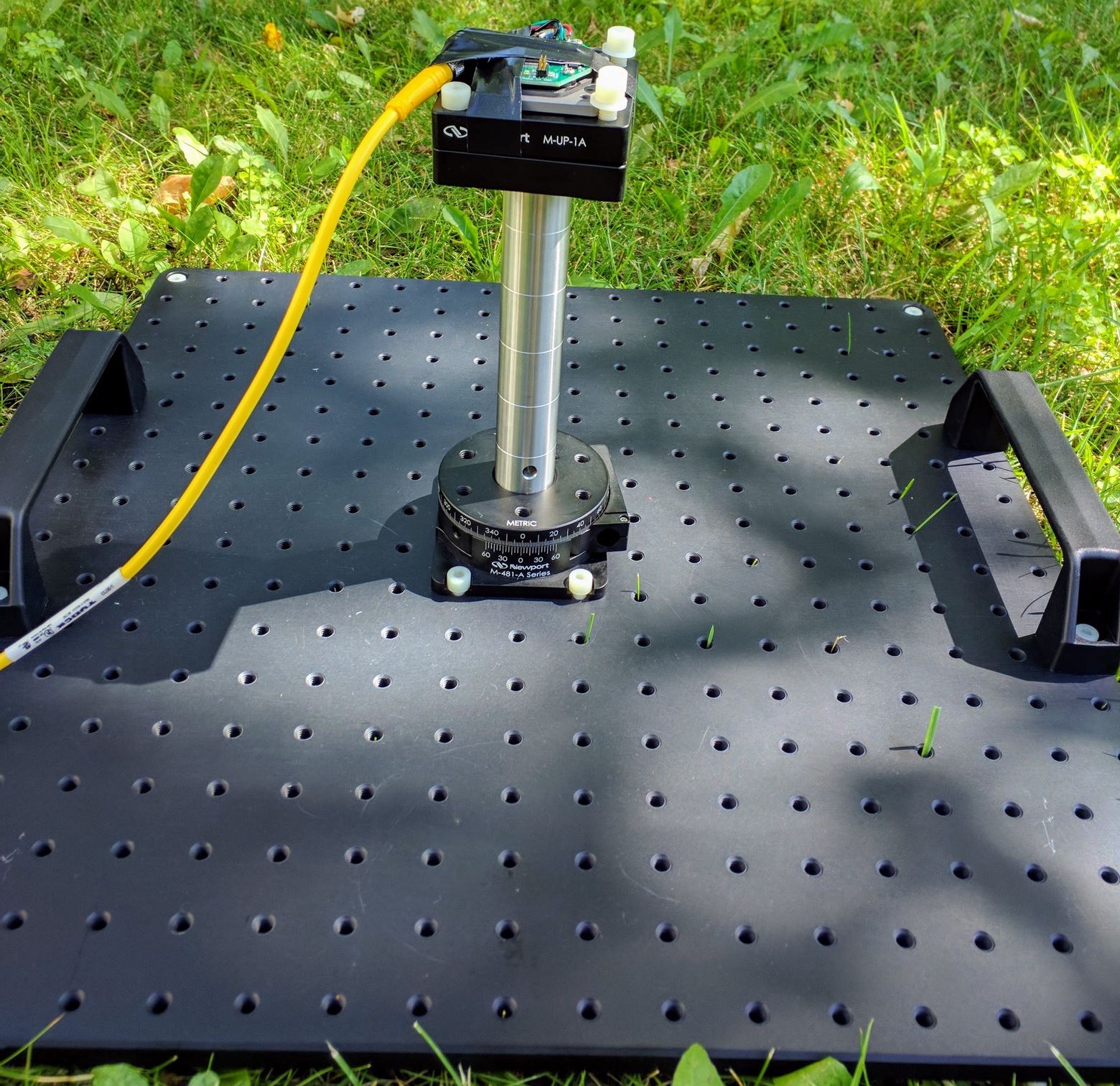 Sensor plate installed on rotation stage mounting plate